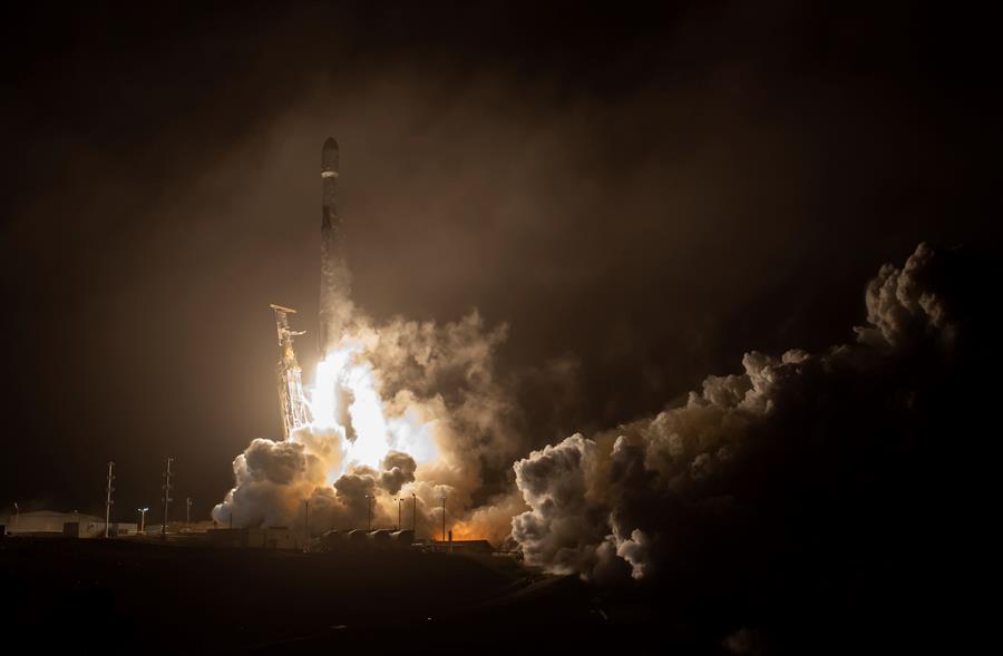 Nasa Launches a Spacecraft