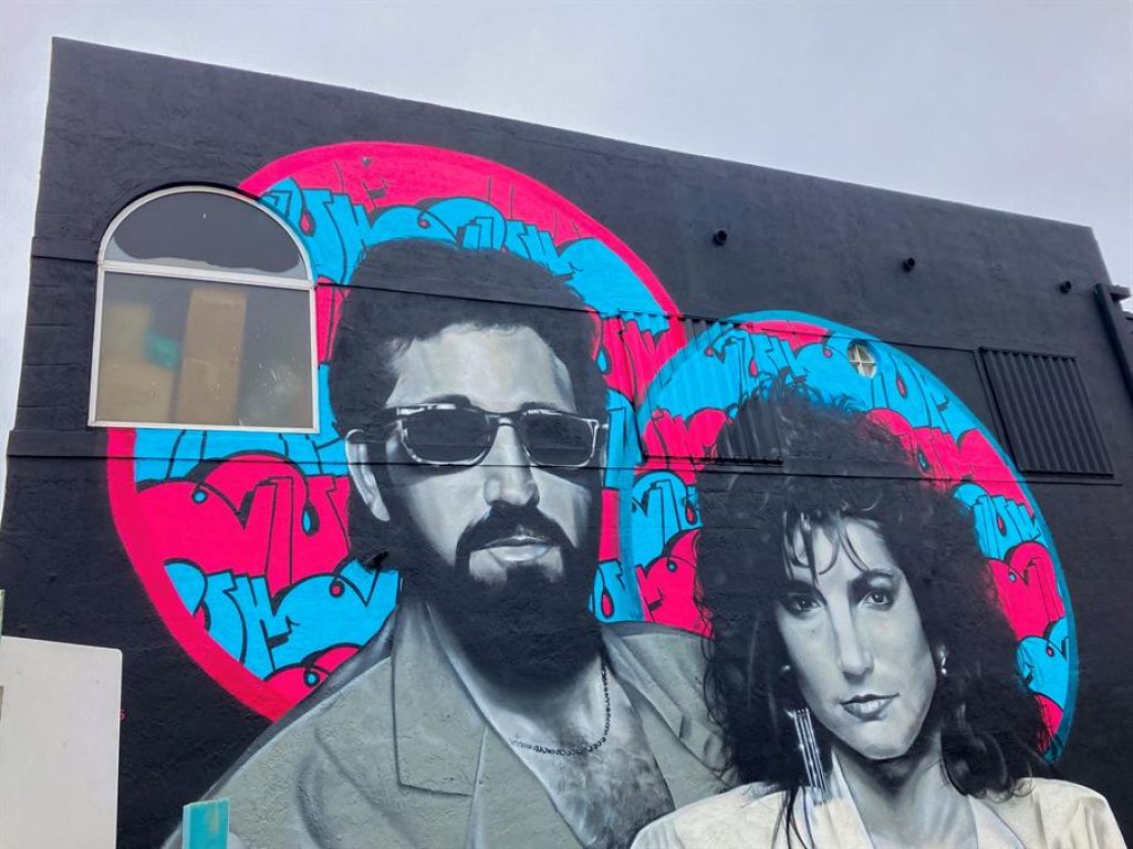 Gloria and Emilio Estefan mural inaugurated in Miami's Little Havana