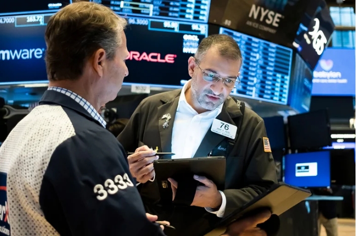 Stocks on Wall Street rise