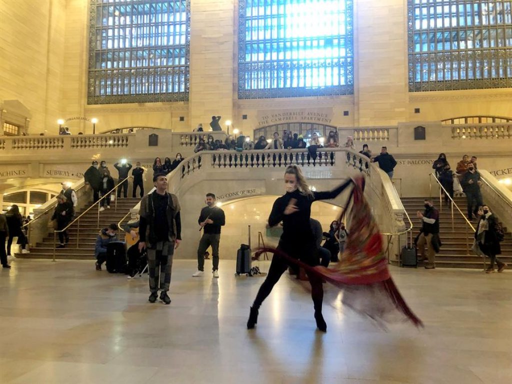 Flamenco takes over New York's iconic Grand Central Station for a moment