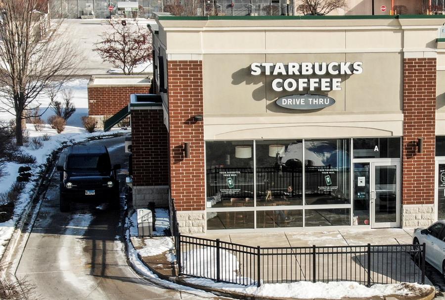 Union denounces that Starbucks fired 7 workers for unionists