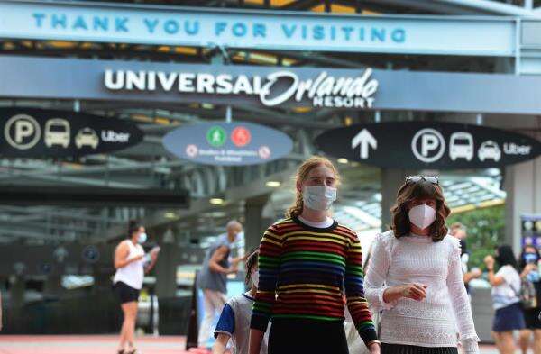 Universal Park stops requiring masks for those fully vaccinated