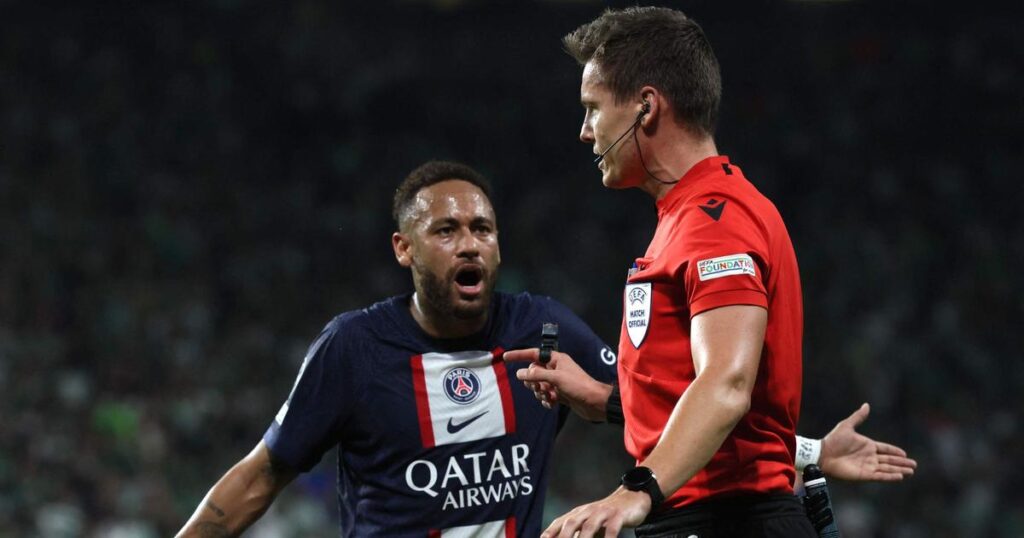 Champions League: Neymar knocks out the Maccabi Haifa-PSG referee and denounces a "lack of respect"
