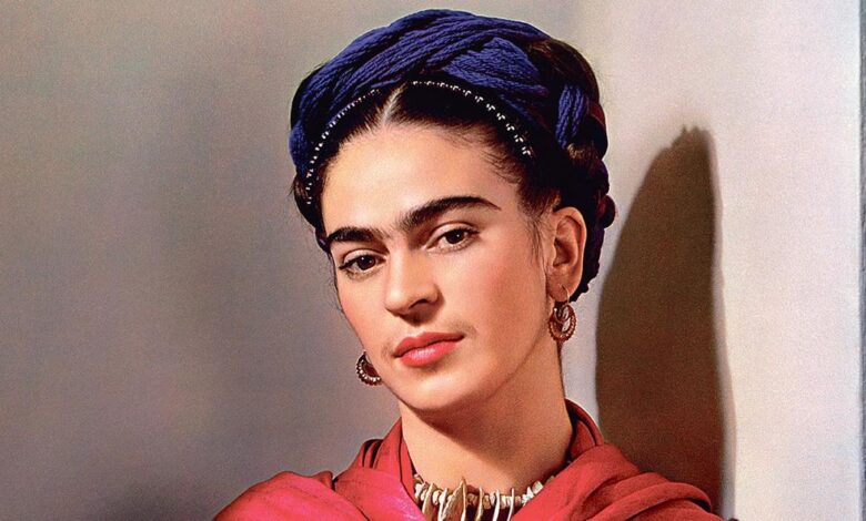 Frida Kahlo, behind the folklore