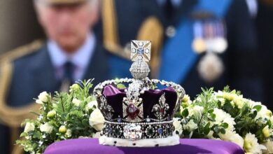 Will Charles III wear the same crown as his mother?