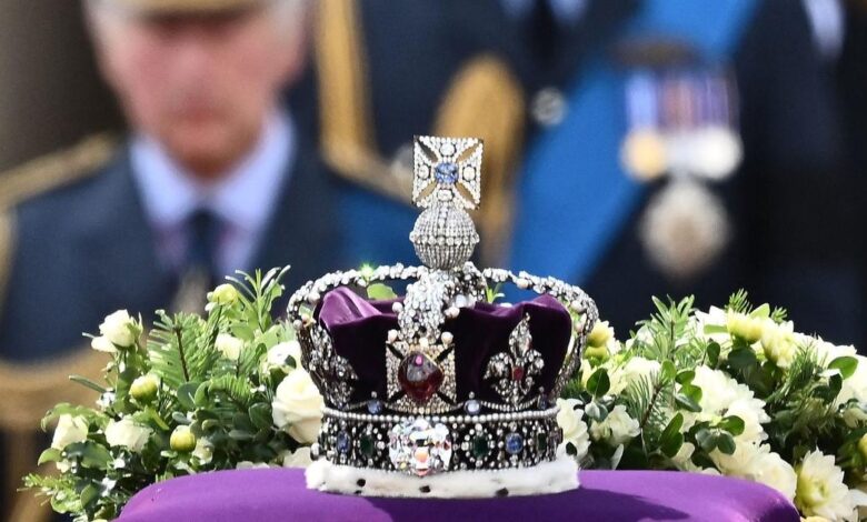Will Charles III wear the same crown as his mother?