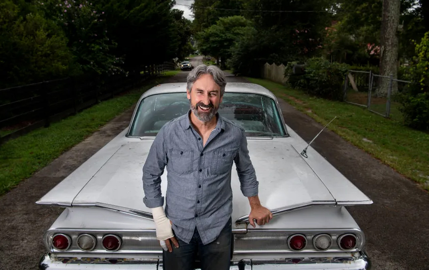 "American Pickers' star Mike Wolfe is selling half his huge antique motorcycle collection 